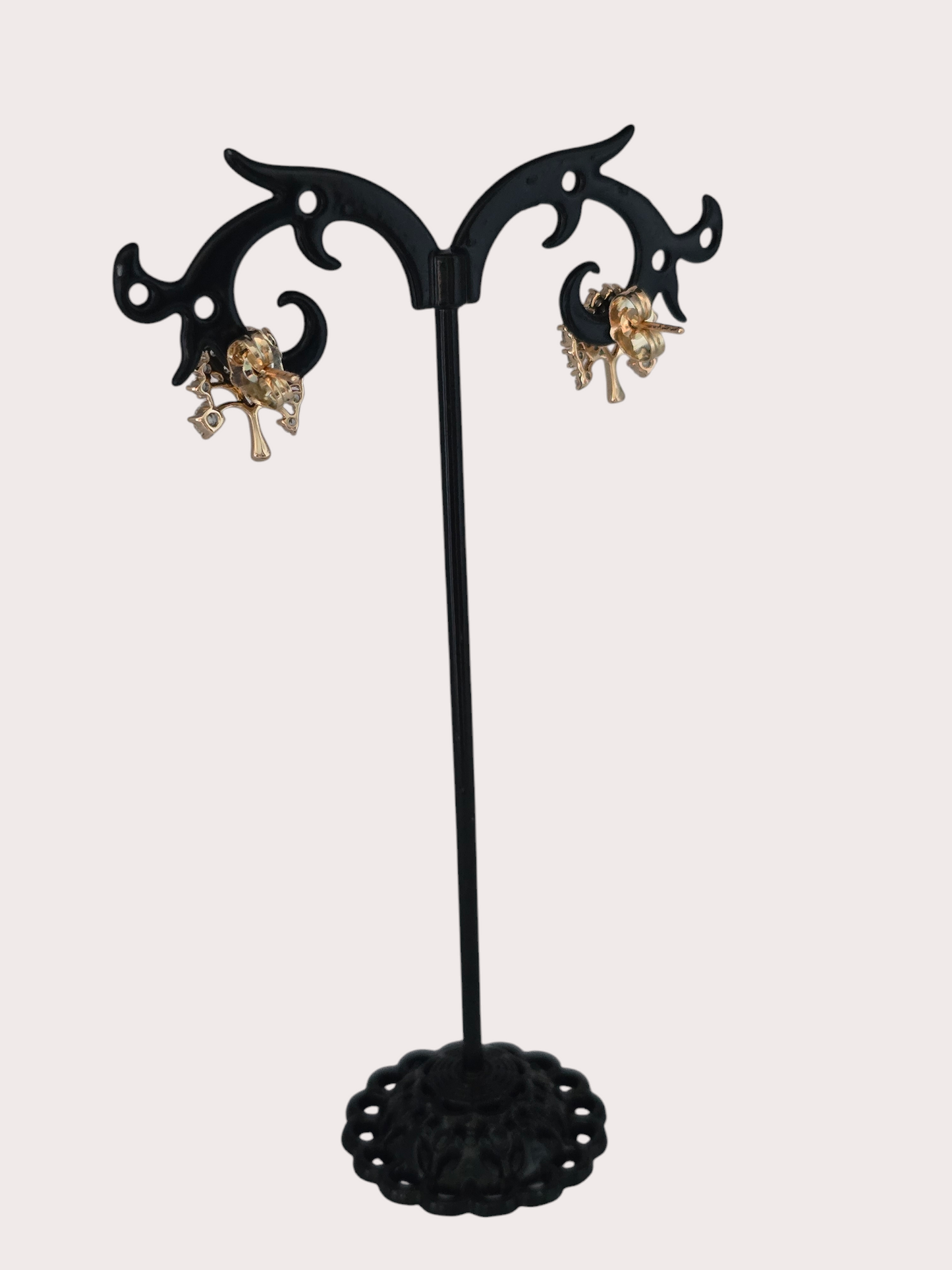 Vue de dos des boucles d'oreilles Arbre de Lumière - Doré à l'or fin - La Bella Dorée