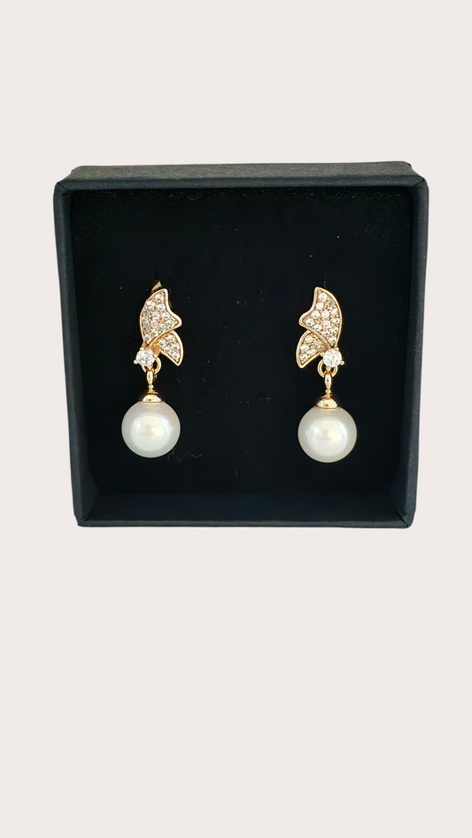 Détail boucles d'oreilles Papillon & Perle - Doré à l'or fin - La Bella Dorée