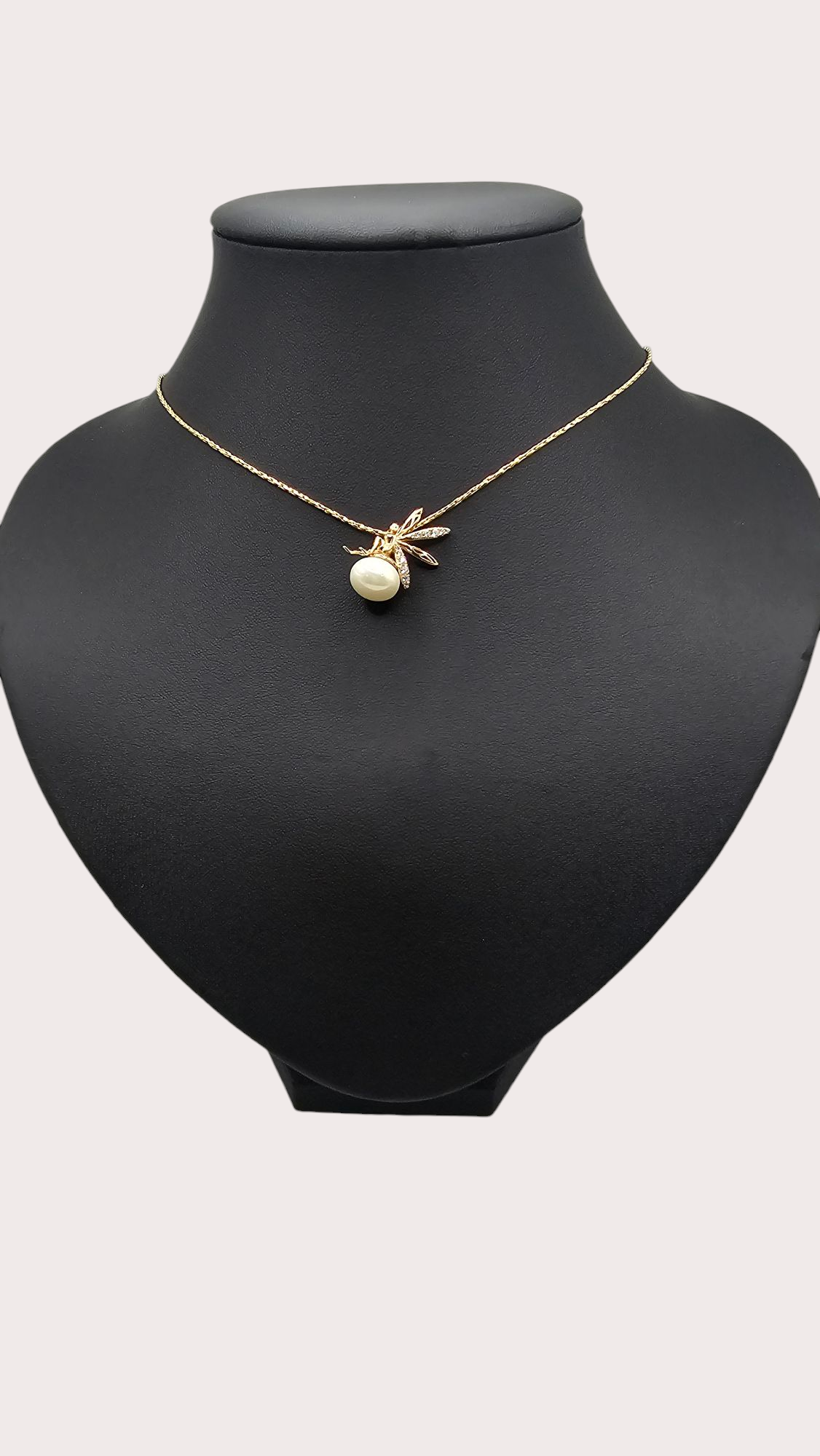 Collier fée des Perles vu porté - Doré à l'or fin - La Bella Dorée
