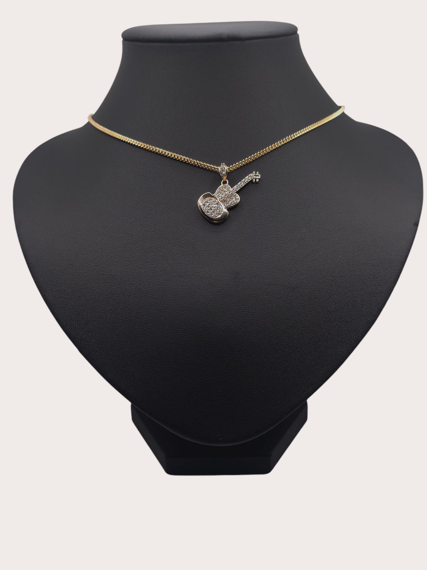 Collier Mélodie Éclatante vu porté- Doré à l'or fin - La Bella Dorée