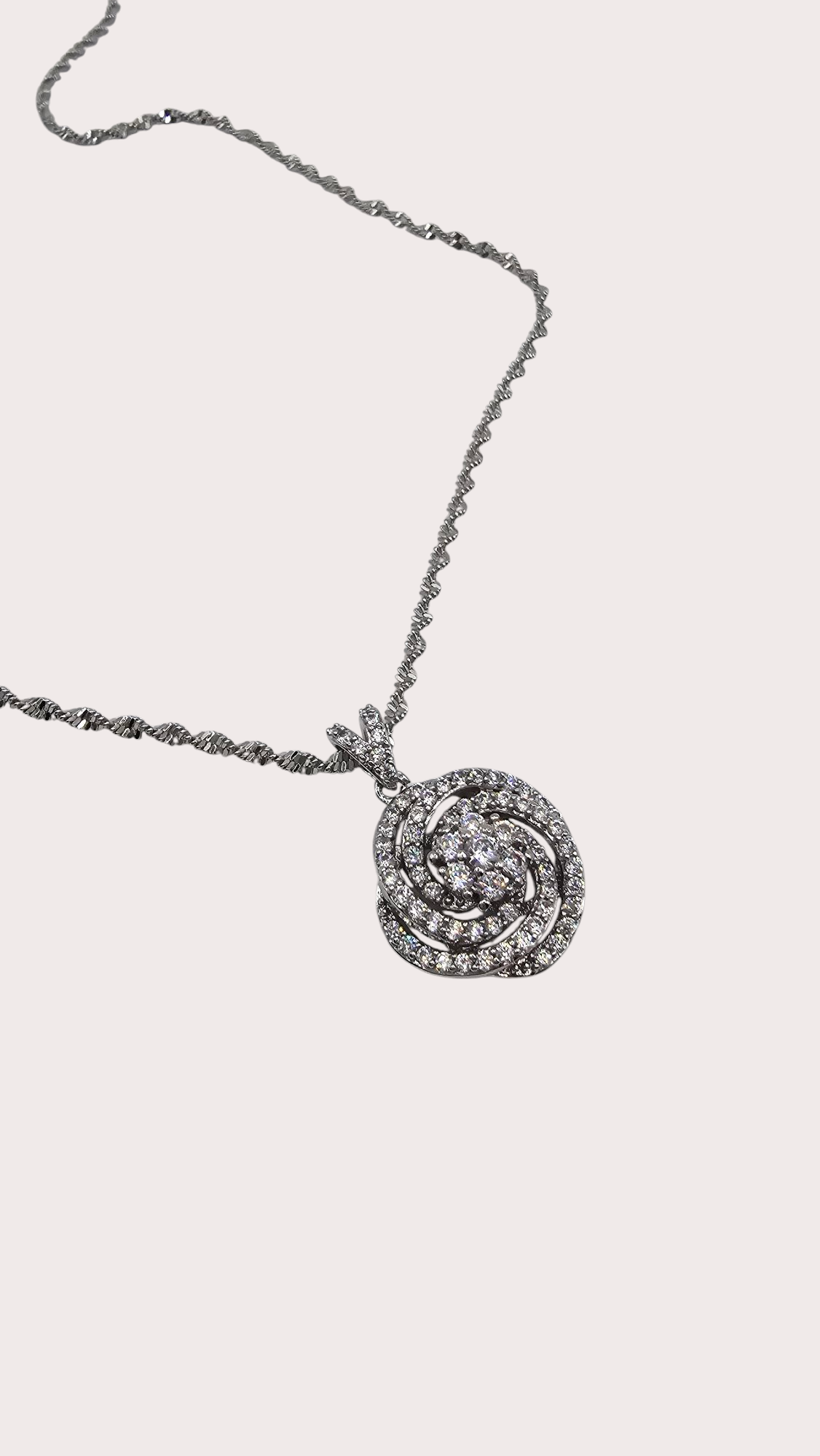 Collier Tourbillon Éclat Argenté zoom zirconiums - Doré à l'or fin - La Bella Dorée