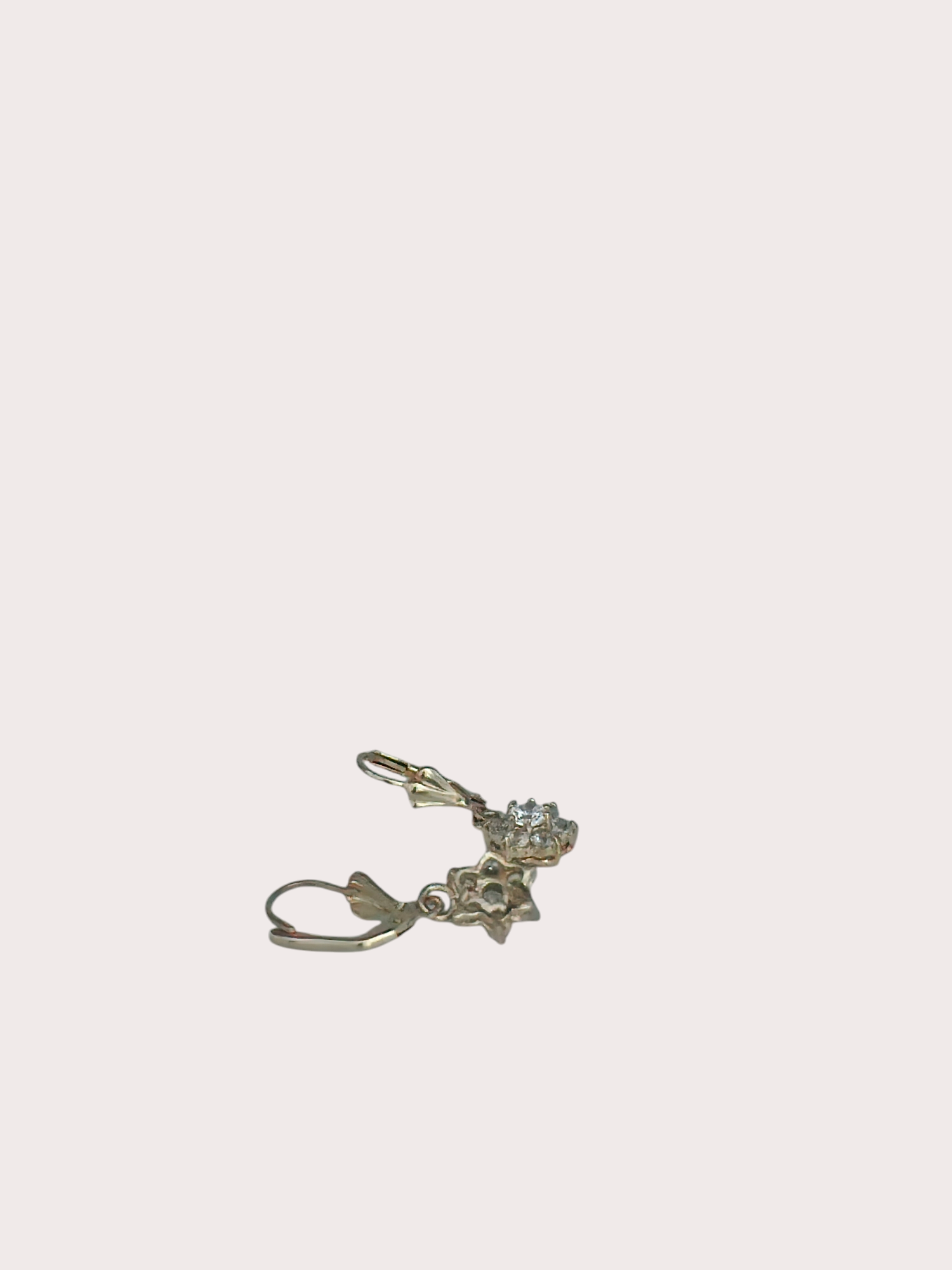 Boucles d'oreilles Fleurs Étoilées détail fermoir - Doré à l'or fin - La Bella Dorée