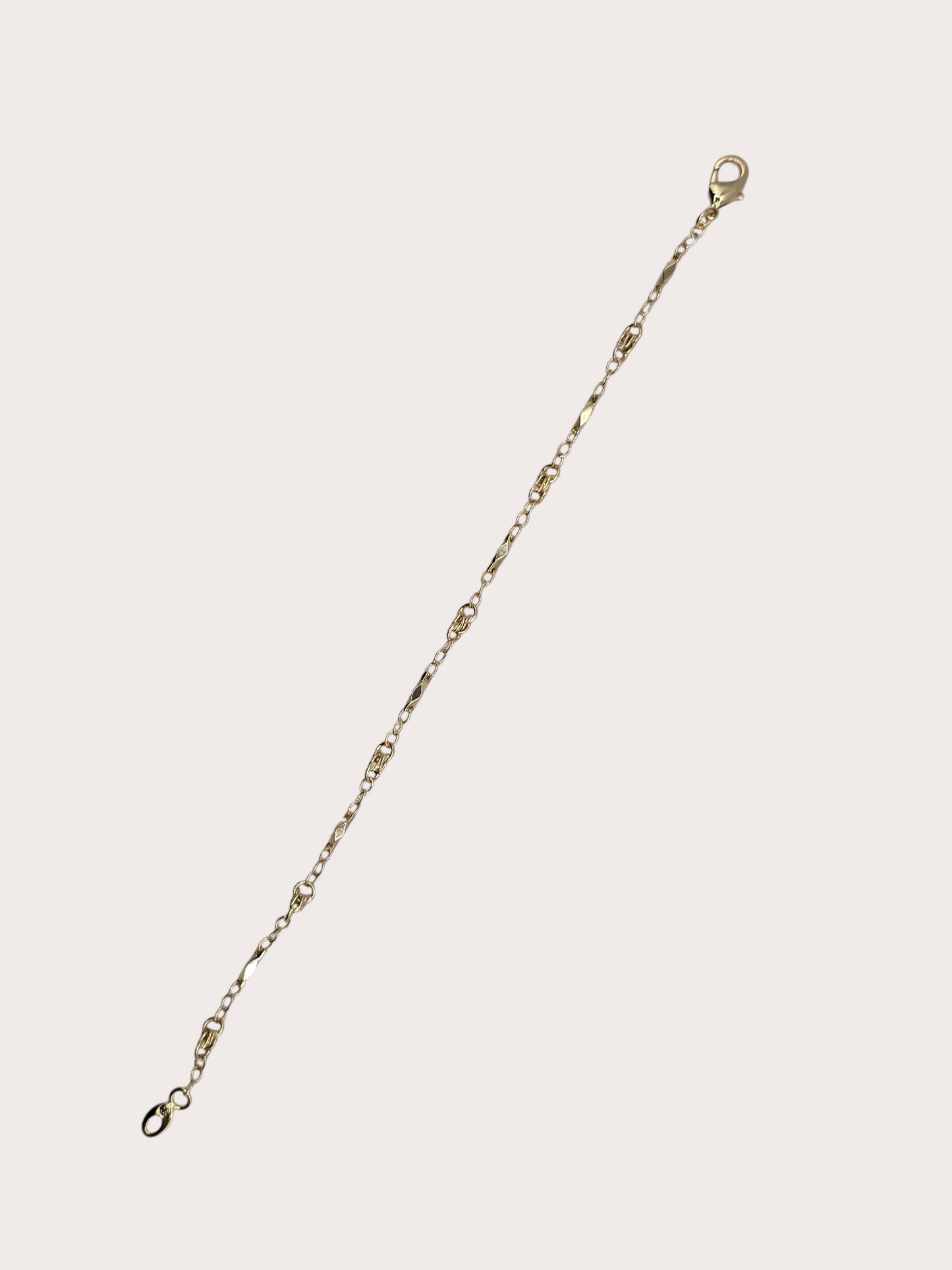 Bracelet Élégance Minimaliste détail fermoir - Doré à l'or fin - La Bella Dorée