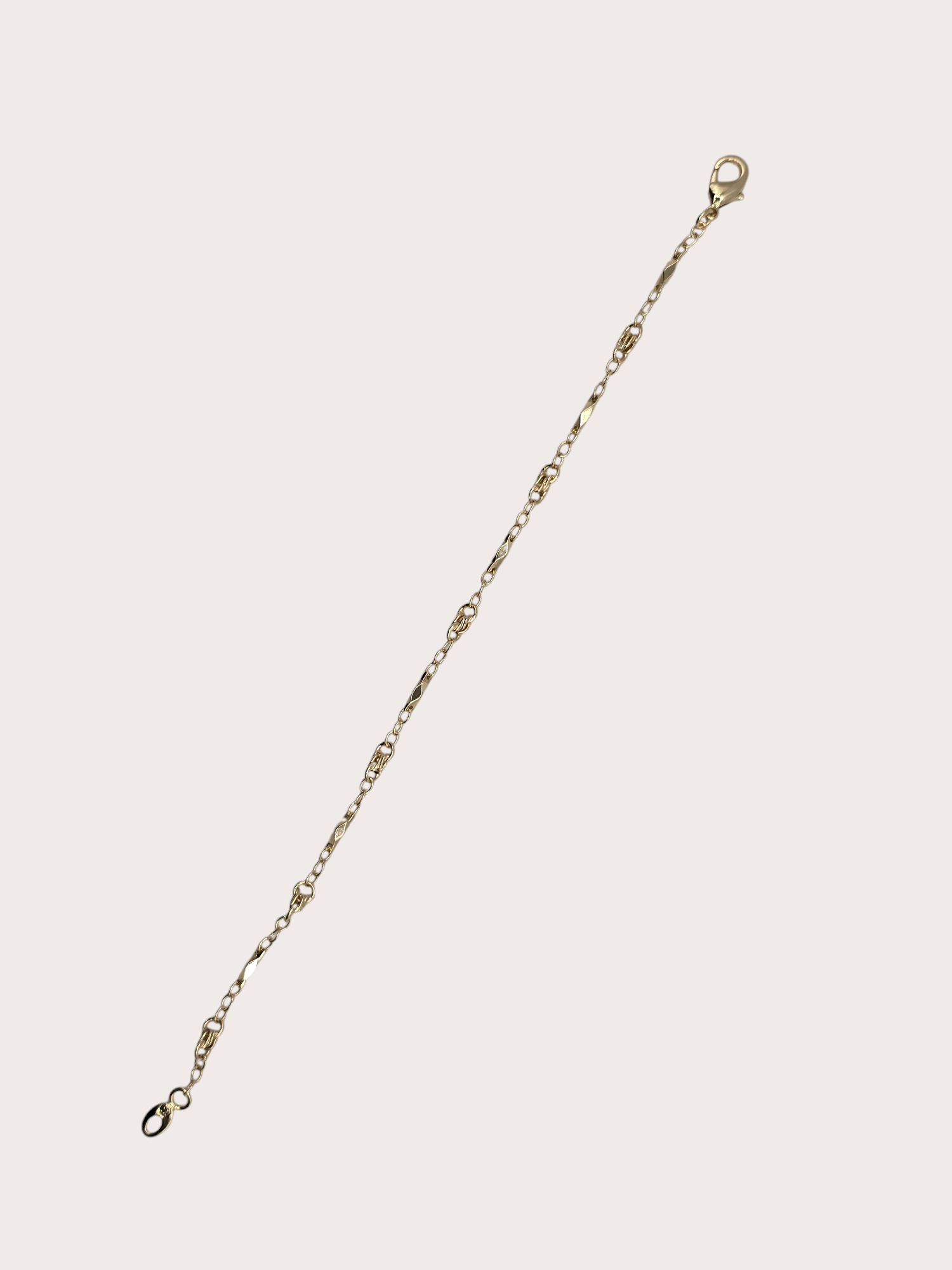 Bracelet Élégance Minimaliste détail fermoir - Doré à l'or fin - La Bella Dorée