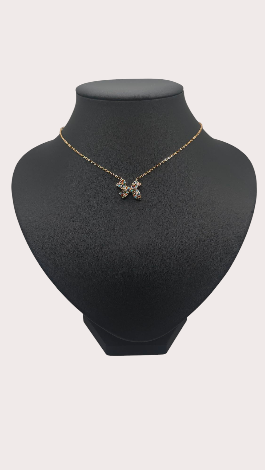 Collier Nœud Précieux vu porté - Doré à l'or fin - La Bella Dorée